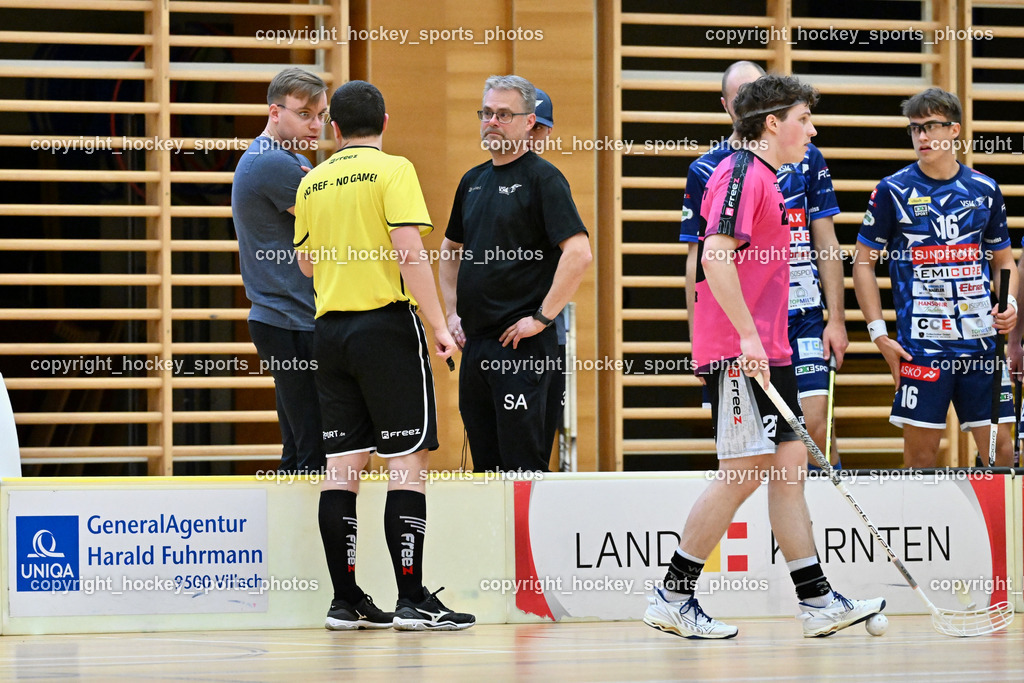 VSV Unihockey vs. Wiener Floorballferein 6.4.2024 | Headcoach VSV Unihockey Jan Blazic, Assistentcoach VSV Unihockey ACHERNIG Stephan, #26 Alexander Hanschur Wiener Floorballverein, VSV Unihockey vs. Wiener Floorballferein 6.4.2024, VSV Unihockey vs. Wiener Floorballferein  am 06.04.2024 in Villach (Ballspielhalle St. Martin), Austria, (Photo by Bernd Stefan)