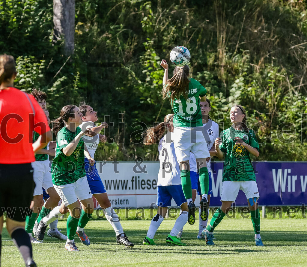 2023-09-16_012_FC_Forstern_gegen_VfL_Sindelfingen_Ladies_I | Forstern, Deutschland, 16.09.2023:
Fußball, B-Juniorinnen-Bundesliga Süd 2023 / 2024, 2. Spieltag, FC Forstern gegen VfL Sindelfingen Ladies I, Endergebnis: 4:1

Mathilde Galy (VfL Sindelfingen Ladies I, #2), Amelie Mayr (FC Forstern, #18)

Foto: Christian Riedel / fotografie-riedel.net