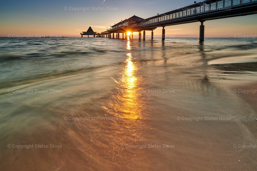 _DSC7287 | Findlinge im Eis, Zeesenboote bei der Traditionsregatta, eine Seebrücke im Sonnenaufgang - mit den Bildern aus dieser Galerie erhalten Sie wunderschöne Aufnahmen über das ganze Jahr. Ein tolles Produkt zum Verschenken, Werben oder zum Träumen vom nächsten - Realisiert mit Pictrs.com