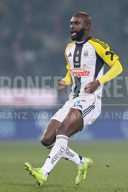 Austrian Bundesliga: Grazer AK 1902 vs LASK | GRAZ, AUSTRIA, 13.DEC.25 - SOCCER - ADMIRAL Bundesliga, Grazer AK 1902 vs LASK. The image shows Samuel Adeniran (Lask).