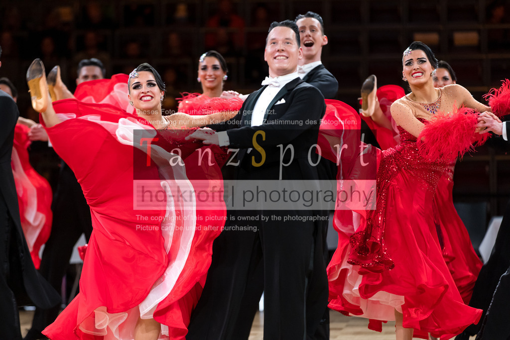 20241109_DM-Formationen_Vorrunde_2950 | Tanzsportbilder, Standardtanz, Lateintanz, WDSF, DTV, LTVB, dancecomp, goc, hessen tanzt, blaues band der spree, walzer, tango, wiener walzer, slowfox, quickstepp, samba, rumba, cha-cha-cha, paso doble. jive, hd-kroft photography, turniertanzsport