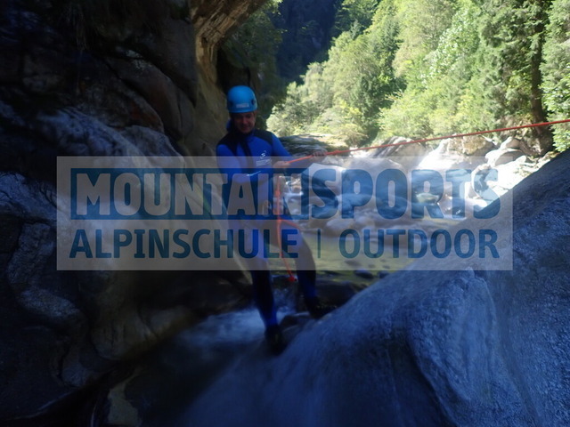 P9200022 | Bestelle die Bilder deines Berg- oder Wasser-Abenteuers mit Mountain Sports bequem von zu Hause aus direkt über unseren Online Fotoshop von pictrs.com. - Realisiert mit Pictrs.com