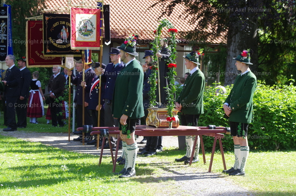 IMGP4910 | fotografiert von Axel PollmannLeonhardi Wallfahrt Benediktbeuern und Murnau, Fronleichnam, Fasching, Landschaft im Loisachtal und Benediktbeuern  - Realisiert mit Pictrs.com