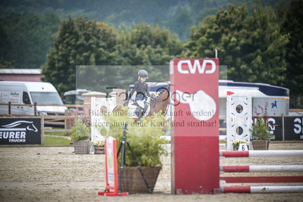 DOS_0346 | Entdecke hochwertige Reitturnierfotos von Foto Oger. Professionell, emotional und authentisch – jetzt Lieblingsmomente im Shop bestellen.Deutschlandweite Turnierfotografie. - Realisiert mit Pictrs.com