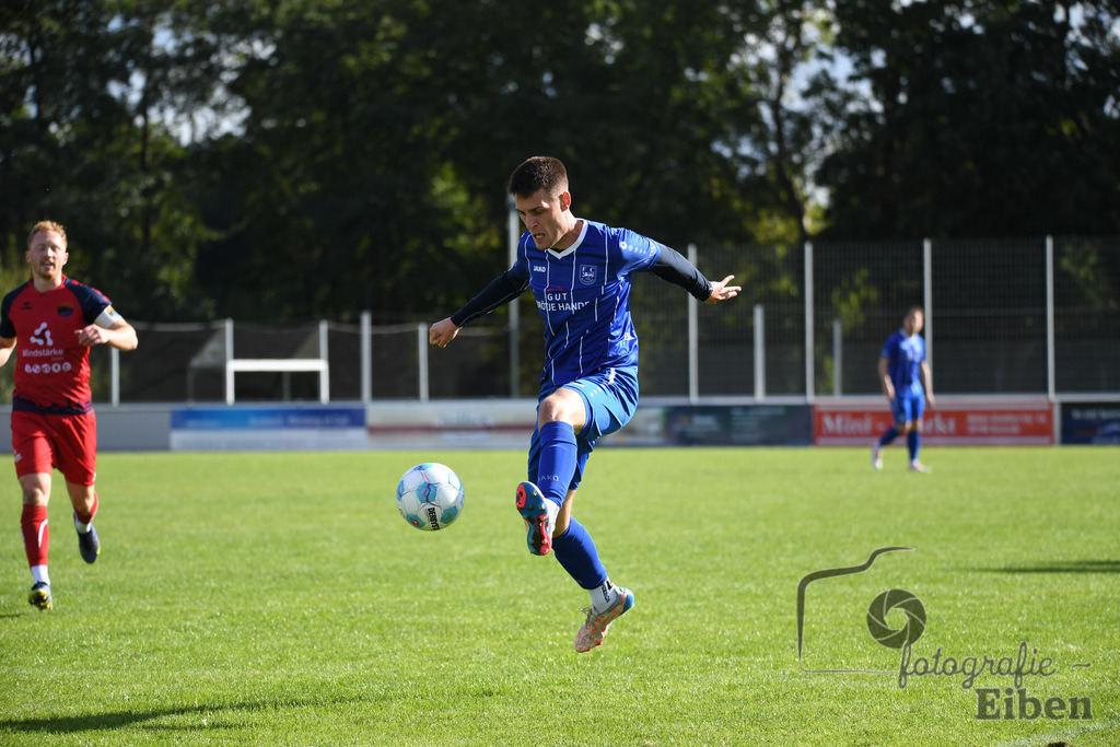FC Rastede-GVO Oldenburg | Herren Bezirksliga 2; FC Rastede (blau)-GVO Oldenburg (rot) am 29.09.2024; in Rastede (Sportanlage Köttersweg), Photo: Philip Eiben 2024 - Realisiert mit Pictrs.com