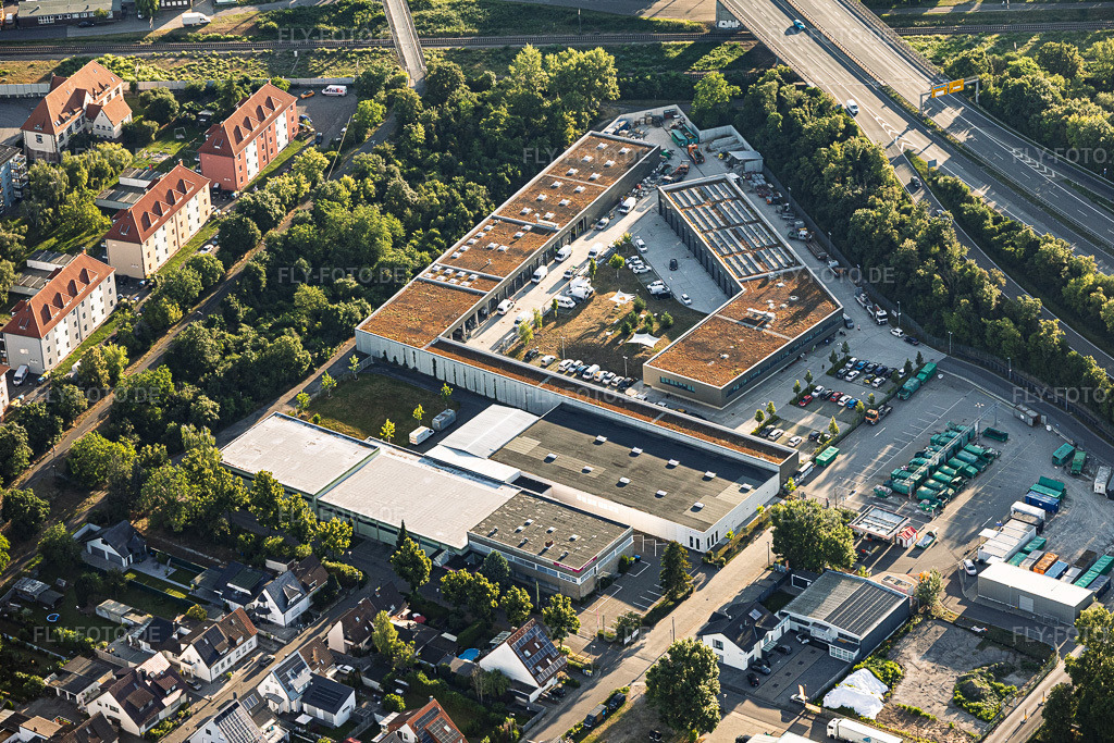 Luftbild: Markthaus Mannheim und Recyclinghof Im Morchhof im Ortsteil Neckarau in Mannheim im Bundesland Baden-Württemberg in Deutschland. – Foto: IMG_157141.jpg vom 18.06.2026 durch Werner Riehm/FLY-FOTO.de – Auflösung des Originals: 5908 x 3938 px – Markthaus Mannheim – Recyclinghof Im Morchhof | Mannheim.de