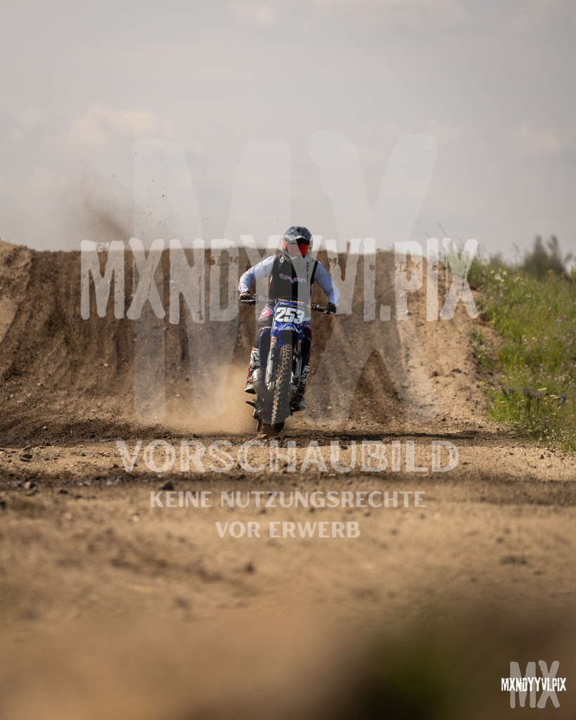 866A1379 | mxndyyvipix