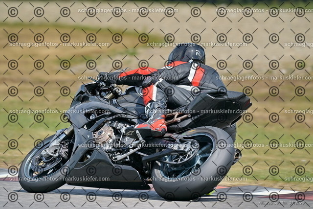 25bt04-1241 | markuskiefer.com - Realisiert mit Pictrs.com