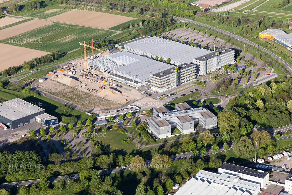 Industriegebiet Bußmatten Baustelle LUK | Luftbild: Industriegebiet Bußmatten Baustelle LUK in Bühl im Bundesland Baden-Württemberg in Deutschland. Foto: IMG_099130.jpg vom 23.04.2017 durch Werner Riehm/FLY-FOTO.de - Realisiert mit Pictrs.com