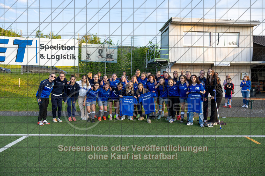 20260508_195922_0554_(c)_by_PhotoPeet | #,TSV Eschenbach (hell) vs. TSV Weilheim (rot), Fußball, C-Juniorinnen Kreisstaffel 2, Bezirk Neckar/Fils, 07.Spieltag,  Saison 2025/2026, Kunstrasenplatz, Schlater Straße, 73107 Eschenbach, 08.05.2026 - 18:30 Uhr,Foto: PhotoPeet / Sport- &amp; Eventfotografie / Peter Harich