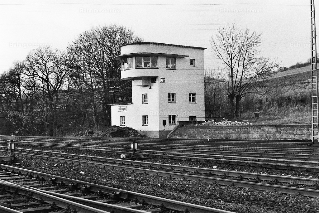 016_INDEX | Stöbern Sie durch einzigartige Aufnahmen und finden die perfekte Aufnahme für jeden Eisenbahnentheusiast! Stellen Sie sich aus einer Reihe von Möglichkeiten wie der Druck auf Leinwände, Fotoposter, Kalender oder Magnetfotos Ihr Geschenk zusammen - Realisiert mit Pictrs.com