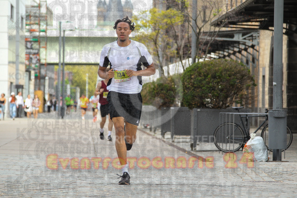 250920_1318_EV4_5206 | Sportfotografie im Rhein-Sieg Kreis, Köln, Bonn, NRW, Rheinland Pfalz, Hessen, etc. Unser Tätigkeitsfeld umfasst den Laufsport vom Volkslauf über den Marathon, Duathlon, Triathon bis zum Ultralauf wie Kölnpfad Ultra oder Schindertrail.
