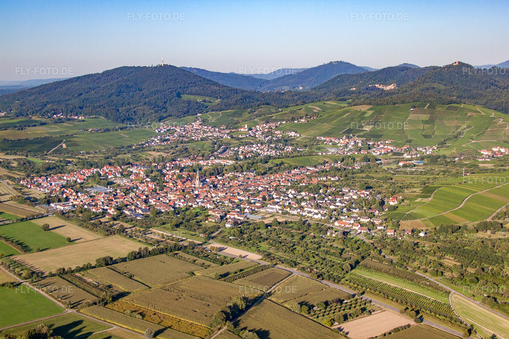 Luftbild: Ortsansicht von Südwesten im Ortsteil Steinbach in Baden-Baden im Bundesland Baden-Württemberg in Deutschland.Foto: IMG_53104.jpg vom 08.09.2012 durch Werner Riehm/FLY-FOTO.deAuflösung des Originals: 4752 x 3168 px