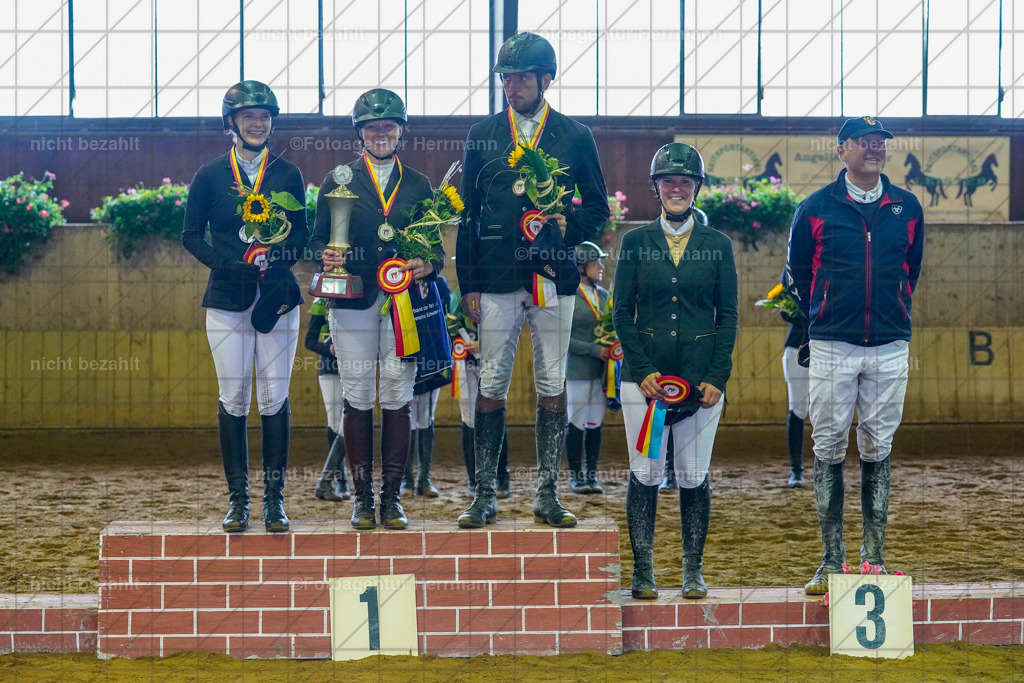 20221002-FAH09654 | Obberbayerische Meisterschaften Vielseitigkeit 2022, Schwäbische Meisterschaften Vielseitigkeit 2022, Mertingen, Schwaben, Bayern, Geländeturnier, Buschreiter, Turnierfotografen Bayern, Fotoagentur Herrmann,  Bayerische Meisterschaften VS Jun. / JR / Pony:, Turnierbilder, Pferdebilder, Turnierfotos, Pferdesortfotografie, Reitsportfotograf, Pferdeshooting