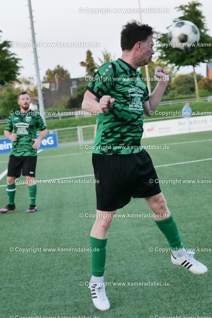 Fußball Kreispokal 25/26 Ü 32 : Spiel um Platz 3 : SV 08/29 Friedrichsfeld - SV Ringenberg AH  2 : 1 | Fußball Kreispokal 25/26 Ü 32 : Spiel um Platz 3 : SV 08/29 Friedrichsfeld - SV Ringenberg AH  2 : 1Spielort : Voerde Friedrichsfeld - Realisiert mit Pictrs.com