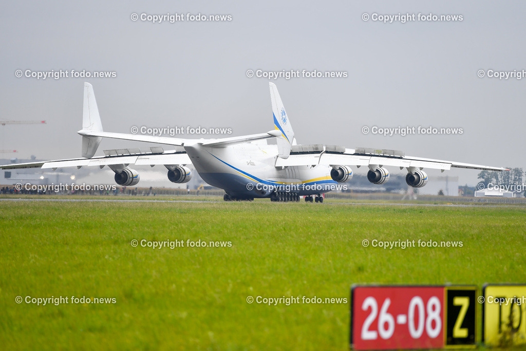 Flughafen Linz Hoersching_ Landung Antonov AN 225_ 05.10.2021-12 | 05.10.2021, Linz Hörsching, AUT, Flughafen Linz, Linz Airport, Landung Antonov 225, im Bild Antonov 225 - größtes und schwerstes Transportflugzeug der Welt zu Gast in Linz