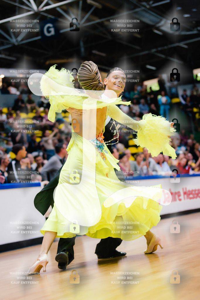 Hessen Tanzt WDSF International Open Standard 5th (86) Vladyslav Tsykhanovskyi _ Veronika Tsikhanovska (Schwarz-Weiß-Club Pforzheim)-2025-05-17-0273 | Webshop for digital downloads and prints of dance sport, event & show photographer Julian Link - Realisiert mit Pictrs.com