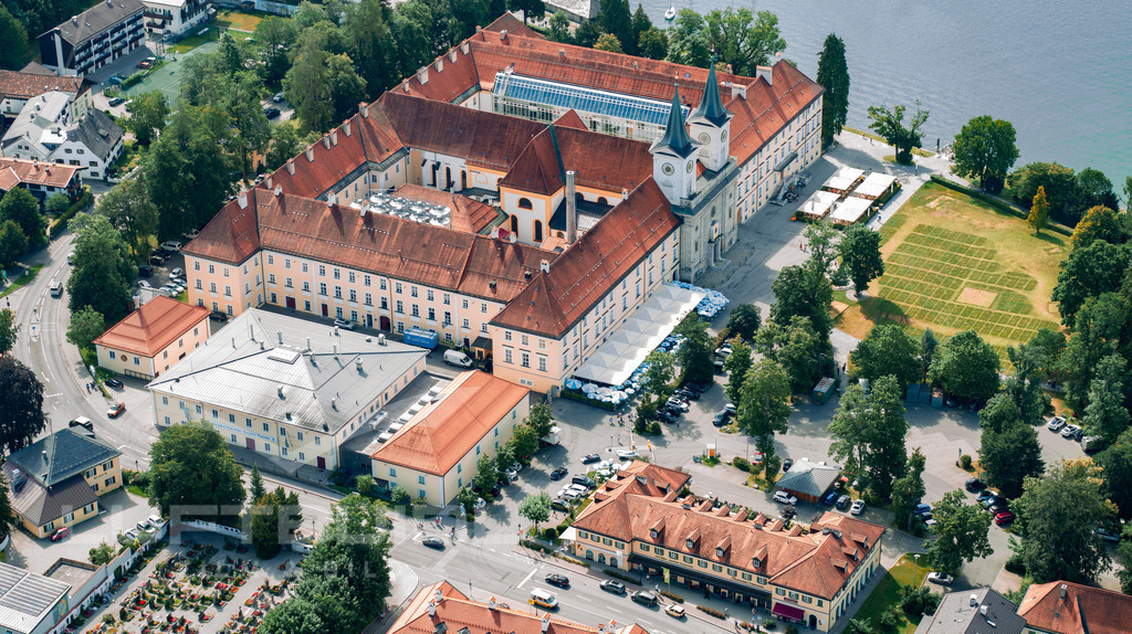 Das Schloss Tegernsee; S31 | LuftBuidl Tegernsee - Realisiert mit Pictrs.com