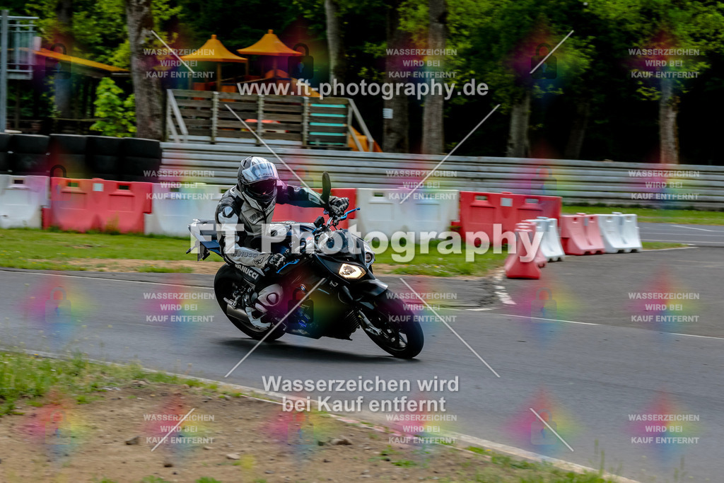 MotoTeamVBK-20980 | Hier findet Ihr Bilder von Touristenfahrten auf der Nürburgring Nordschleife oder von anderen Veranstaltungen die ich besucht habe. Viel Spass beim Durch Schauen 