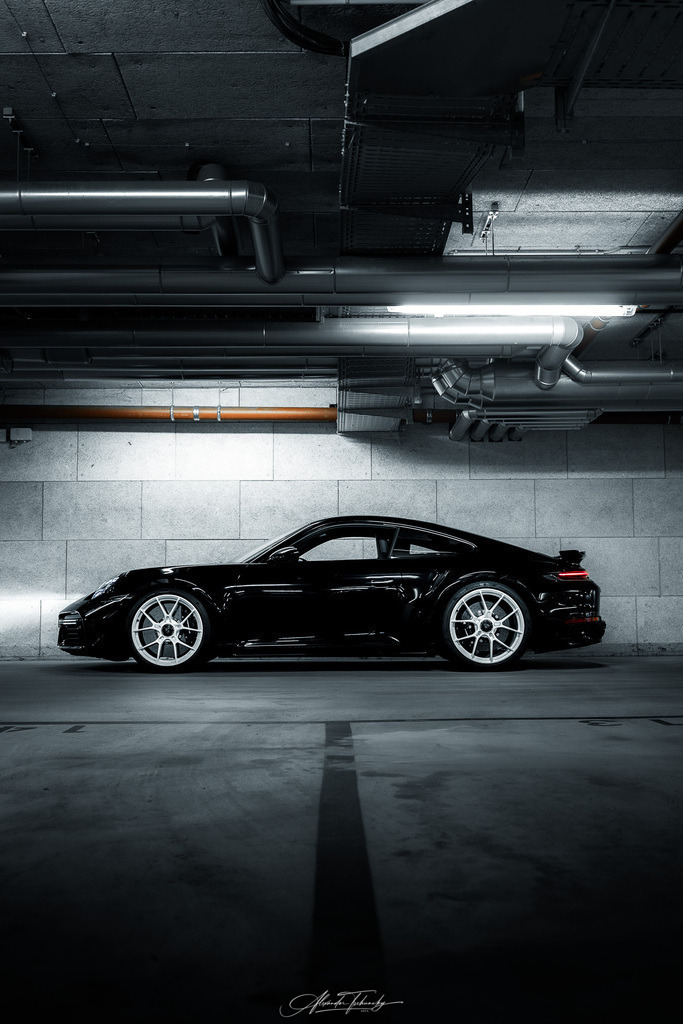 911 Turbo 992 | Entdecken Sie die faszinierende Welt von Alexander Tschuncky Arts: Kreative Fotografie, atemberaubende Automobilkunst und hochwertiger Bilderdruck. Lassen Sie sich inspirieren! - Realisiert mit Pictrs.com