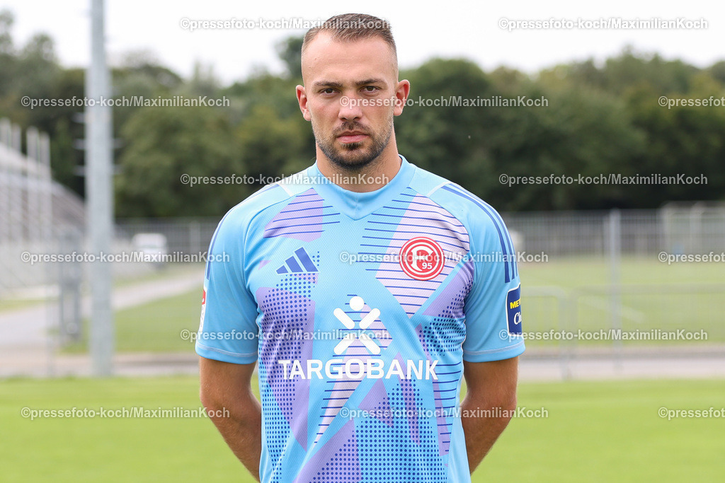Due2BL25072401089 | Florian Kastenmeier; Fortuna Düsseldorf; 2. Bundesliga, Porträttermin 2024/2025
