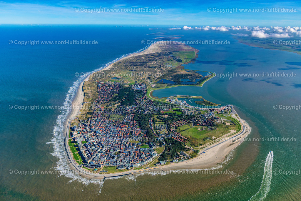 Norderney_ELS_6774091022 | NORDERNEY 09.10.2022 Sandstrand- Landschaft an der Nordsee zur Insel Norderney im Bundesland Niedersachsen. Weiterführende Informationen bei: Staatsbad Norderney GmbH. // Beach landscape on the North Sea to island Norderney in the state Lower Saxony. Further information at: Staatsbad Norderney GmbH. Foto: Martin Elsen