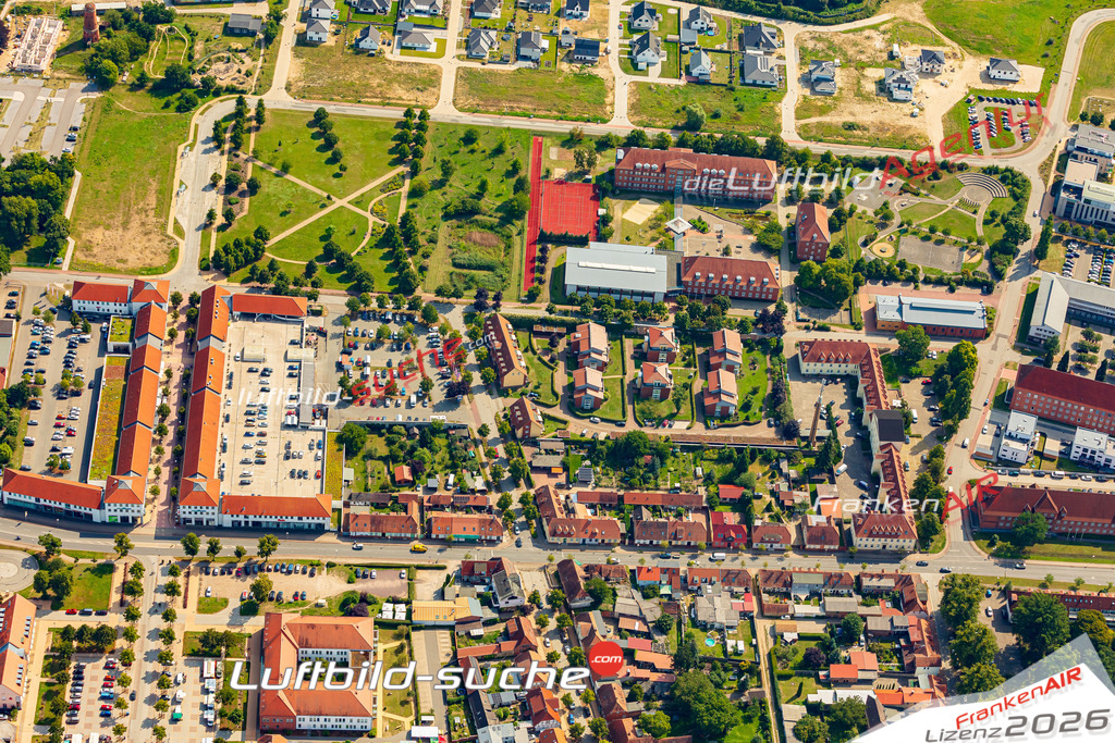Bild der Stadt Ludwigslust - Die Luftaufnahme wurde 2025 vom UL-Flugzeug heraus erstellt ( keine Drohne ) - Hochauflösende Luftaufnahme - für professionelle Ausdrucke geeignet. Die Geschenkidee !Hier alle&nbsp;Infos zur Lizenzierung der LuftaufnahmeWir fliegen auch dieses Jahr wieder in Ihre Region um Luftbilder zu erstellen.- Luftbild anfragen