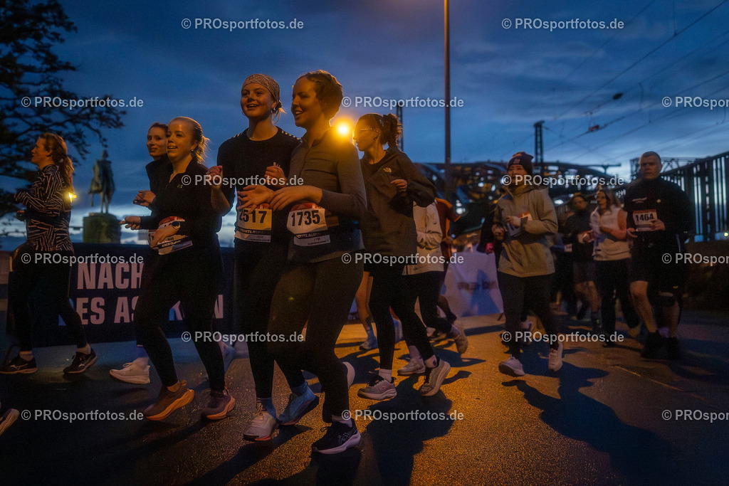 23. ASV Nachtlauf; Koeln, 13.05.26 | Impressionen vom 23. ASV Nachtlauf am 13.05.26 am Tanzbrunnen in Koeln. Foto: BEAUTIFUL SPORTS/Leah Kohring