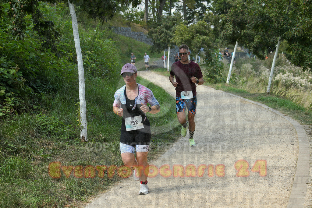 250824_1443_EX1_7309 | Sportfotografie im Rhein-Sieg Kreis, Köln, Bonn, NRW, Rheinland Pfalz, Hessen, etc. Unser Tätigkeitsfeld umfasst den Laufsport vom Volkslauf über den Marathon, Duathlon, Triathon bis zum Ultralauf wie Kölnpfad Ultra oder Schindertrail.