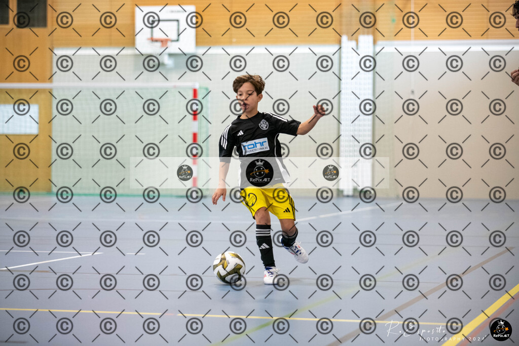 20241123_FCR-Hallenturnier-E_018 | Sport und Naturfotografie von Roberto Esposito zeigt echte Momente Bewegung und die Schönheit der Natur. Ausdrucksstarke Bilder schaffen Emotionen.
