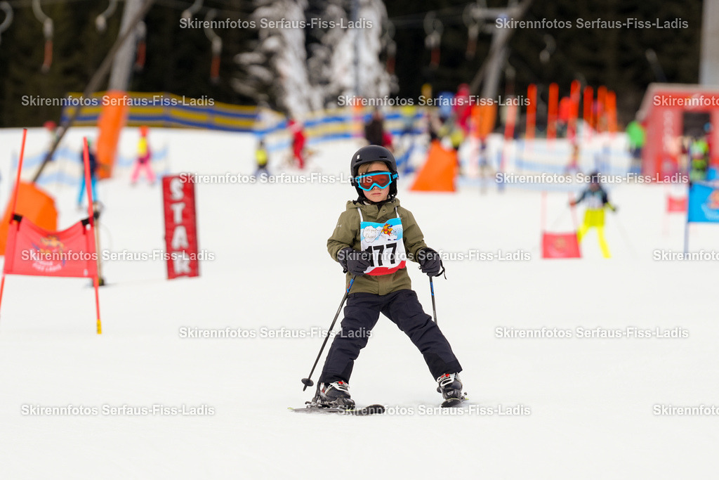 SRF_02.01.2026_0196 | Skirennfotos,Serfaus,Fiss,Ladis,Kinderskirennen,Winter,Tirol,Oberland,skirace,SFL,feelfree,weil wir's genießen,ski,Ski,skifahren,Sonnenplateau, - Realisiert mit Pictrs.com