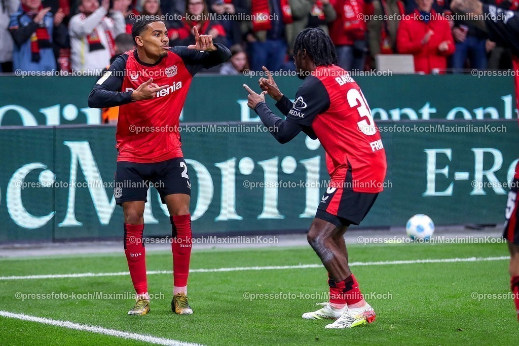 B0428032501073 | 28.03.2025, Fußball, Bayer 04 Leverkusen - VfL Bochum, 1. Fußball Bundesliga, 27. Spieltag, BayArena, Saison 2024 2025: Torjubel nach dem Tor zum 3:1 durch Torschütze Amine Adli (Bayer04 Leverkusen #21) zusammen mit Jeremie Frimpong (Bayer04 Leverkusen #30) DFB regulations prohibit any use of photographs as image sequences and or quasi-video.
