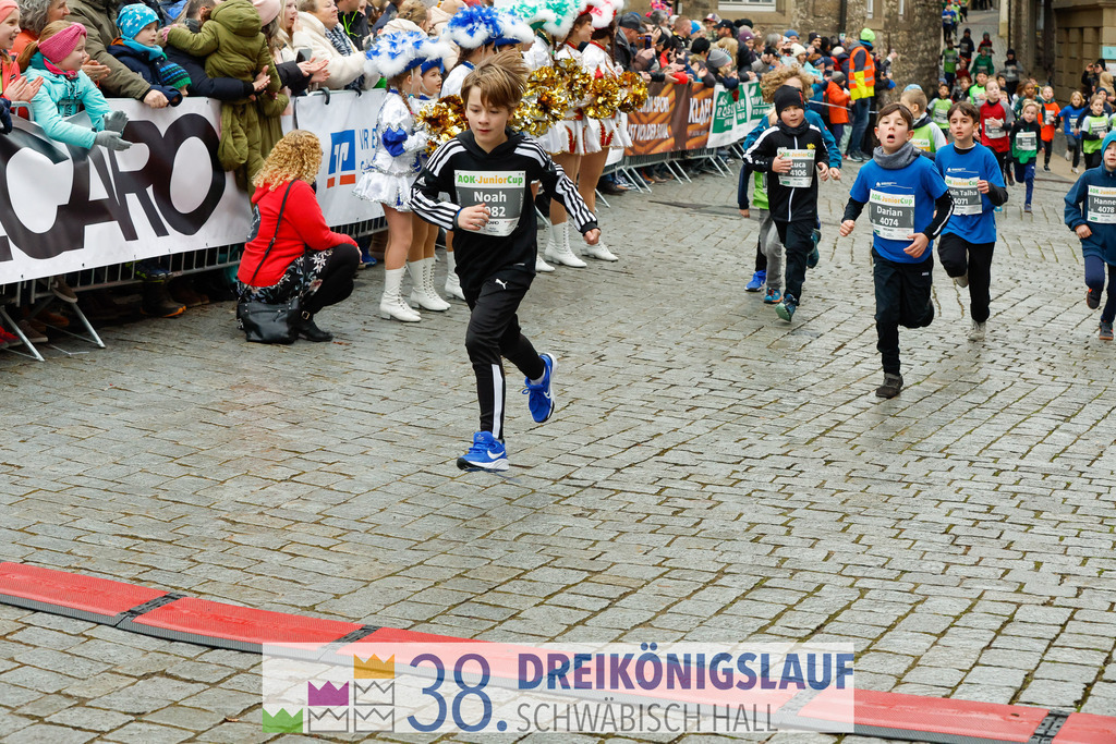 400m AOK Junior Cup | 3 Koenigslauf 2024 400m AOK Junior Cup - Realisiert mit Pictrs.com