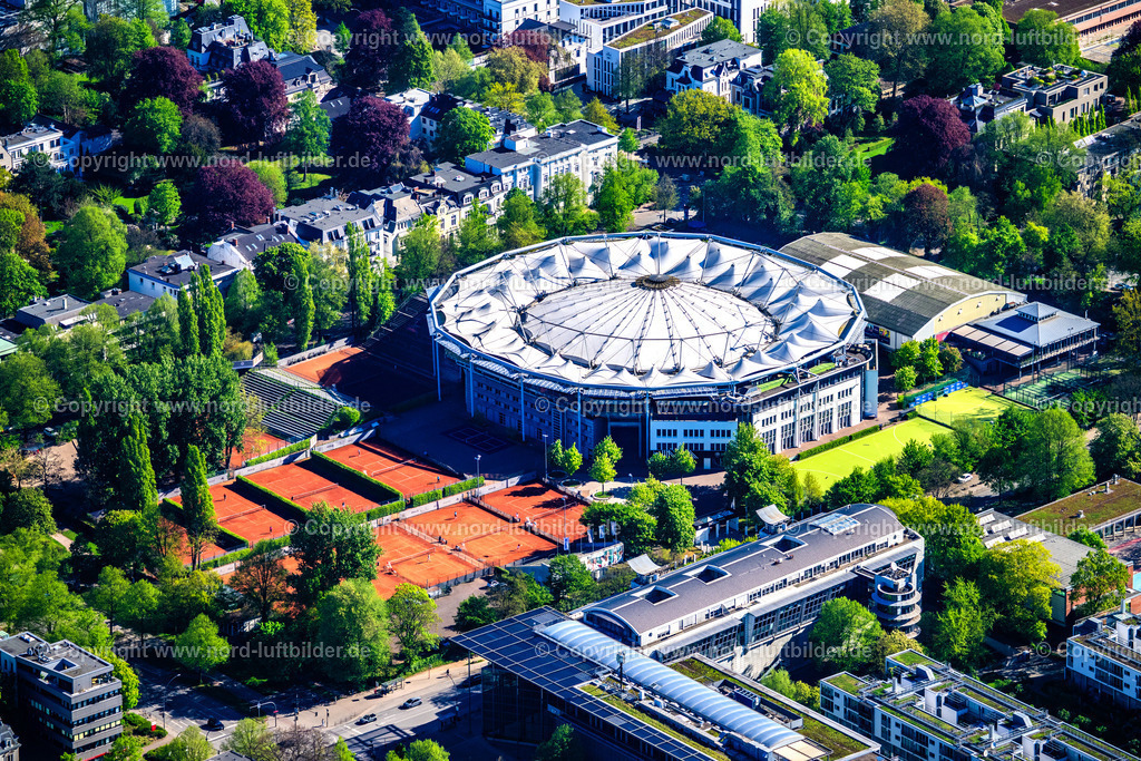 Hamburg_Rothenbaum_Tennisanlage_ELS_2065270425 | HAMBURG 01.05.2025 Tennisarena am Rothenbaum in Hamburg. Das ATP-Turnier von Hamburg (offiziell International German Open) ist ein deutsches Herren-Tennisturnier, das jährlich am Hamburger Rothenbaum ausgetragen wird. Der Wettbewerb gehörte zur Masters-Serie der ATP und hieß früher Hamburg Masters, heute ATP World Tour 500. Weiterführende Informationen bei: Alfred Rein Ingenieure GmbH,  Deutscher Tennis Bund e. V.,  ECE Projektmanagement G.m.b.H & Co. KG,  Hamburg sports & entertainment GmbH,  Textil Bau GmbH. // The tennis arena at Rothenbaum in Hamburg. The ATP tournament in Hamburg (official German International Open) is a German men's tennis tournament which is held annually at Hamburg Rothenbaum. Further information at: Alfred Rein Ingenieure GmbH,  Deutscher Tennis Bund e. V.,  ECE Projektmanagement G.m.b.H & Co. KG,  Hamburg sports & entertainment GmbH,  Textil Bau GmbH. Foto: Martin Elsen