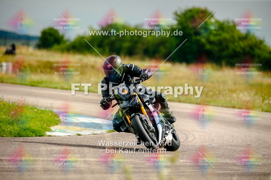 Chambley Juli-2366 | Hier findet Ihr Bilder von Touristenfahrten auf der Nürburgring Nordschleife oder von anderen Veranstaltungen die ich besucht habe. Viel Spass beim Durch Schauen 