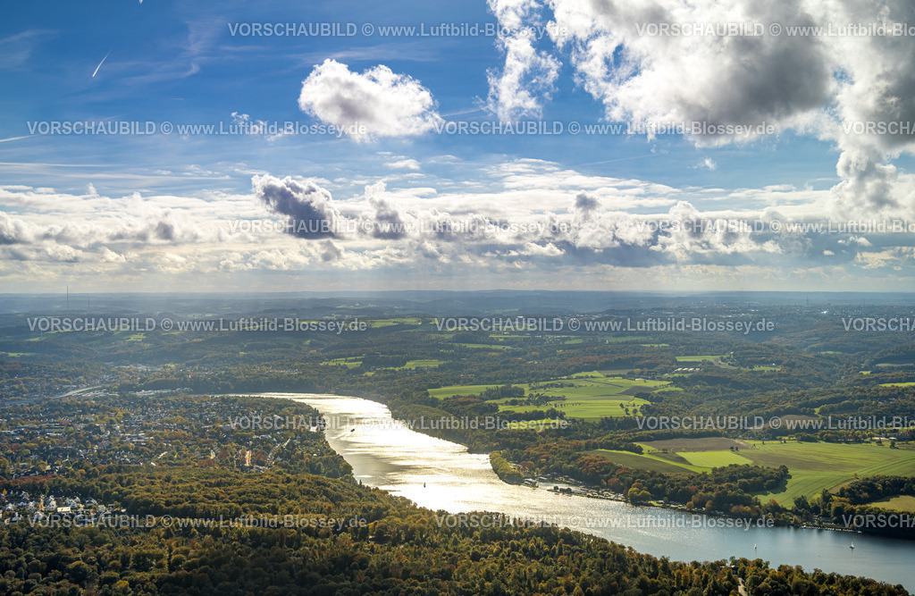 Essen251002452Sued | Luftbild, Baldeneysee Fluss Ruhr, Wiesen und Felder und blauer Himmel mit Wolken, Blick zum Ortsteil Fischlaken, Stadtwald, Essen, Ruhrgebiet, Nordrhein-Westfalen, Deutschland