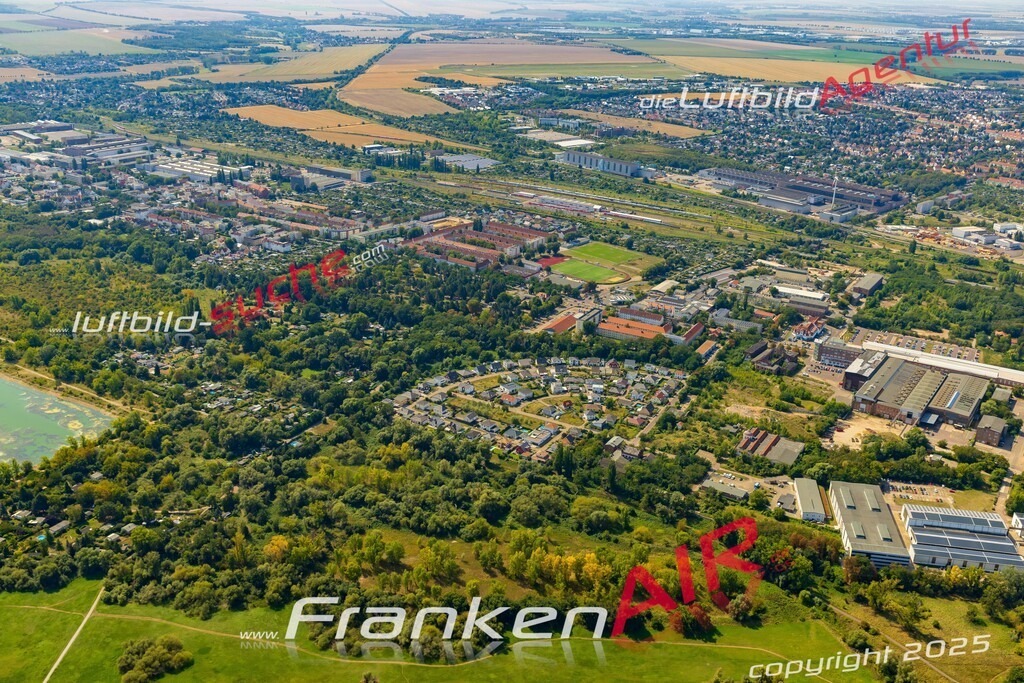 Klassische Luftaufnahme ohne Drohne zeigt:Buckau bei Magdeburg - Die Luftbildaufnahme wurde 2025 vom UL-Flugzeug heraus erstellt ( keine Drohnenaufnahme ) - Hochauflösende Luftaufnahme -Nicht vergleichbar mit Google Maps oder Satelittenbilder- Die Geschenkidee !Mit Lizenz und Bildrechte bestellbar