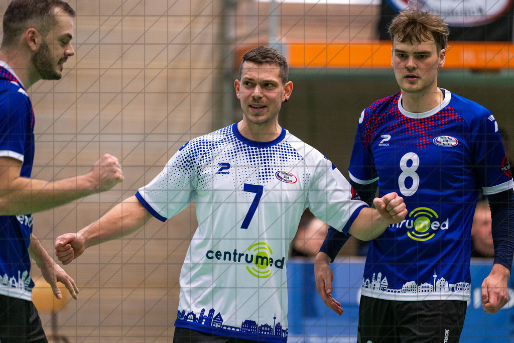 Oberliga 1 Männer 25/26 | VC Osnabrück I vs. FC Schüttorf II | 13.12.25: Oberliga 1 Männer 25/26 | VC Osnabrück I vs. FC Schüttorf II / Osnabrück / Deutschland  //   CREDIT:www.bullenfotos.de, Martin König, Hörner Weg 40, D-49078 Osnabrück, +4917663732967 // Nutzung und Weitergabe nur zu den vereinbarten Zwecken. Presseanfragen an Ersteller. Alle Rechte beim Ersteller. Honorierung nach MFM. - Realisiert mit Pictrs.com