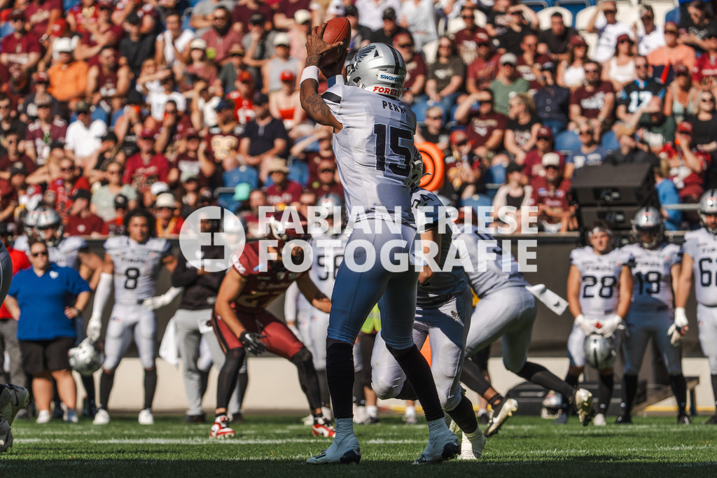 GER Rhein Fire vs. Raiders Tirol, Football, European League of Football, Spieltag 12, Saison 2025, 10.08.2025 | GER Rhein Fire vs. Raiders Tirol, Football, European League of Football, Spieltag 12, Saison 2025, 10.08.2025Foto: Fabian Friese - Realisiert mit Pictrs.com