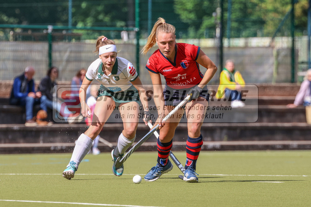 MJ_2022-09-25_HTCU-BHC-41 | Benedetta Wenzel (Berliner HC #21) &amp; Charlotte von Hülsen (Uhlenhorst Mülheim #11), Uhlenhorst Mülheim - Berliner HC am 25.9.2022 im Waldstadion, Mülheim a. d. Ruhr