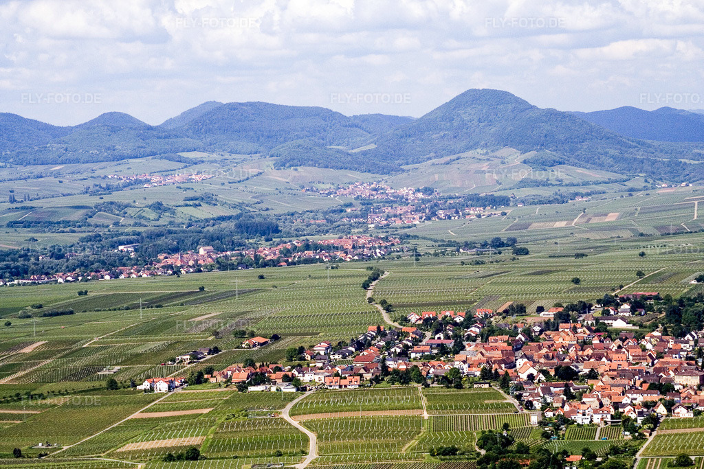 Luftbild: Ortsansicht von Osten im Ortsteil Nußdorf in Landau im Bundesland Rheinland-Pfalz in Deutschland. Foto: IMG_2211.jpg vom 03.06.2006 durch Werner Riehm/FLY-FOTO.de