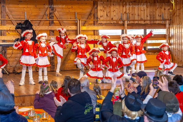 Bärentreiben in Steuerberg | Bildershop von pixelworld.at - Realisiert mit Pictrs.com