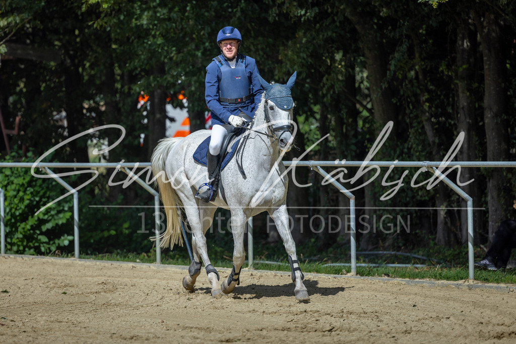 20260905-_3LI8540 | Tierfotografie Pferde, Hunde, Katzen, Haustiere.
Turnierfotografie Reitturniere, Reiten, Springreiten, Dressur in Hanau, dem Main-Kinzig-Kreis und dem Rhein-Main- Gebiet um Frankfurt
