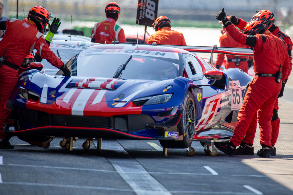 10. Mai 2024, Hockenheimring (Deutschland): Freies Training der International GT Open | 10. Mai 2024, Hockenheimring (Deutschland): Freies Training der International GT Open - Realisiert mit Pictrs.com