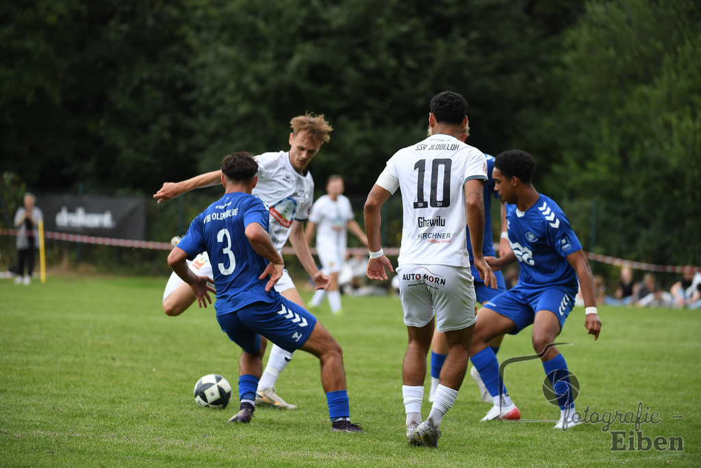 Sport-Duwe Cup | Sport-Duwe Cup Oldenburg; SSV Jeddenloh (weiß)-VFB Oldenburg (blau) am 05.07.2025 in Oldenburg (Sportanlage TuS Eversten), Photo: Philip Eiben 2025 - Realisiert mit Pictrs.com