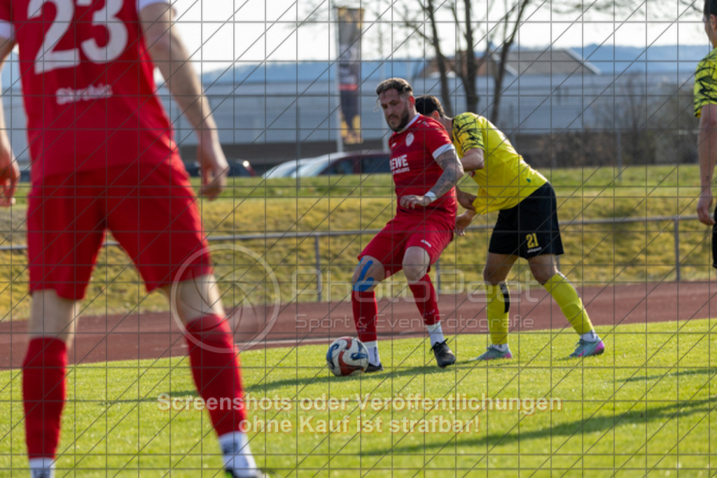 20260322_154021_0362 | #,1.FC Donzdorf (rot) vs. 1.FC Heiningen (Gelb), Fußball, Bezirksliga - Bezirk Neckar/Fils, 20. Spieltag, Saison 2025/2026, Rasenplatz Lautertal Stadion, Süßener Straße 16, 73072 Donzdorf, 22.03.2026 - 15:00 Uhr,Foto: PhotoPeet / Event- &amp; Sportfotografie / Peter Harich