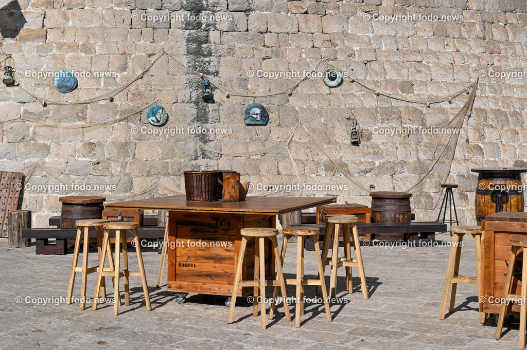 Kroatien_ Dubrovnik_ 11.10.2023-48 | 11.10.2023, Kroatien, HRV, Dubrovnik im Bild Gastronomie, Tourismus, Touristen, Sehenswuerdigkeiten, Stadtansichten



eine Stadt im suedlichen Kroatien an der Adriakueste in der Gespannschaft Dubrovnik-Nereveta. Die Altstadt wurde im Jahr 1979 von der UNESCO in die Liste des Weltkulturerbes aufgenommen.