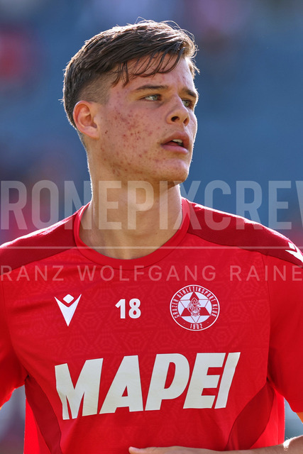 Grazer AK 1902 vs TSV Egger Glas Hartberg – Austrian Bundesliga Match 2025 | Austrian Bundesliga match between Grazer AK 1902 and TSV Egger Glas Hartberg. Dynamic football action, players in motion, emotions, stadium atmosphere and team spirit captured in professional detail. The image shows Zeteny Jano (GAK).