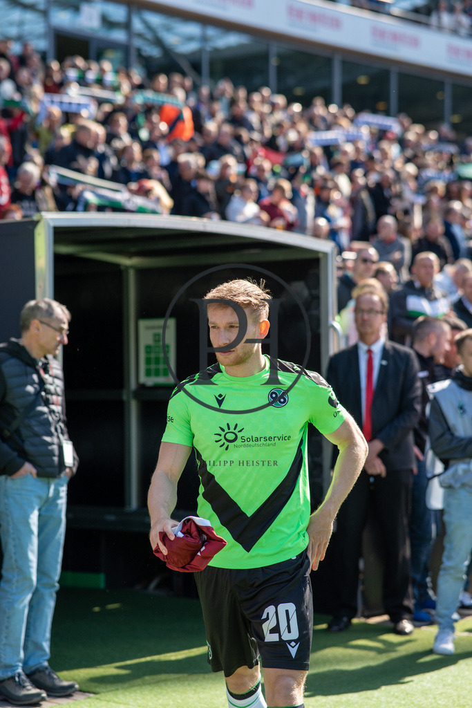 Hannover 96 vs 1. FC Magdeburg – 2. Bundesliga – 29.03.2025 | Szene aus dem 2. Bundesliga-Spiel des 27. Spieltags zwischen Hannover 96 und dem 1. FC Magdeburg am 29. März 2025 in der Heinz von Heiden Arena in Hannover. Endstand: 0:0. Fotografiert von Philipp Heist. - Realisiert mit Pictrs.com