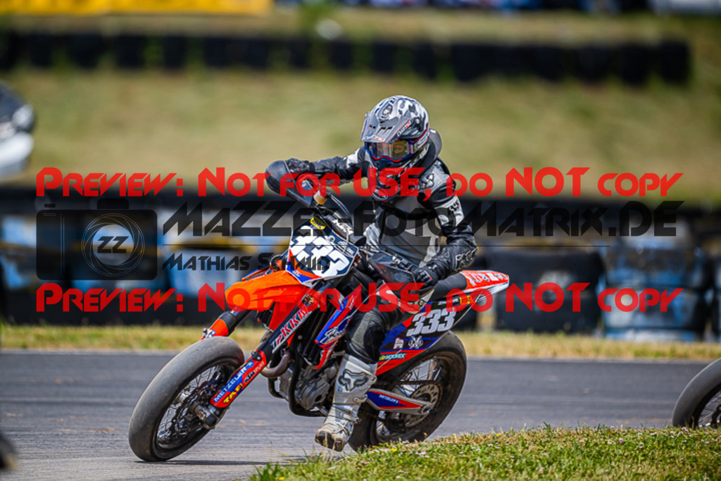 MaZZes_FotoMatrix_220528_0099 | Fotograf Mathias Schmid
Sportfotograf,
Eventfotograf,
Hochzeitsfotograf,
Portraitfotograf